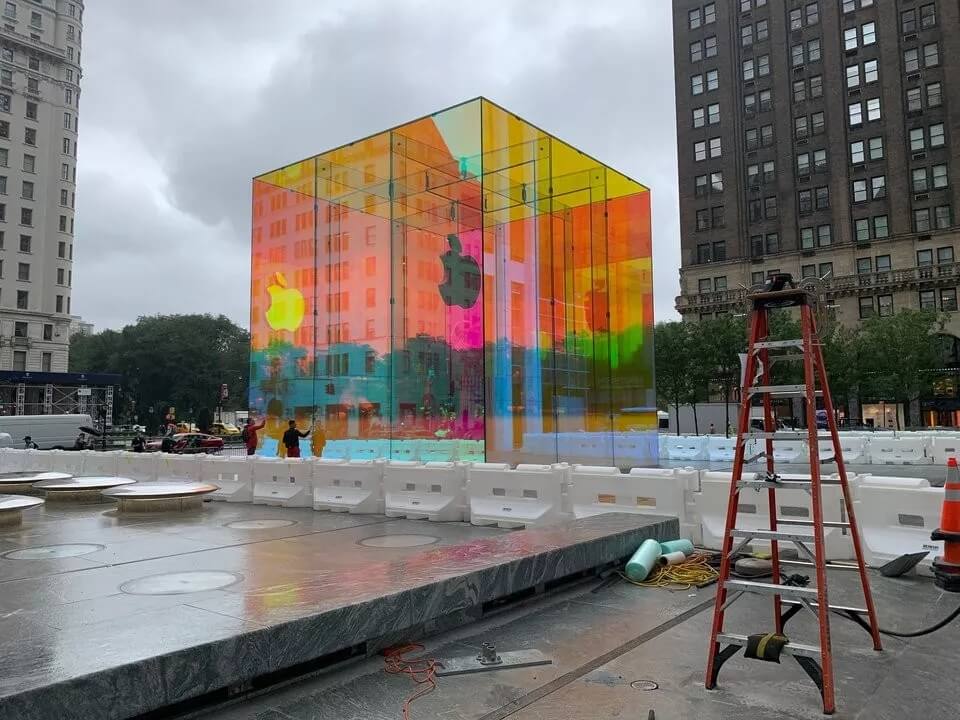 這一次，蘋果店讓大家「性高潮」了！網(wǎng)友：在紐約大道升起彩虹！